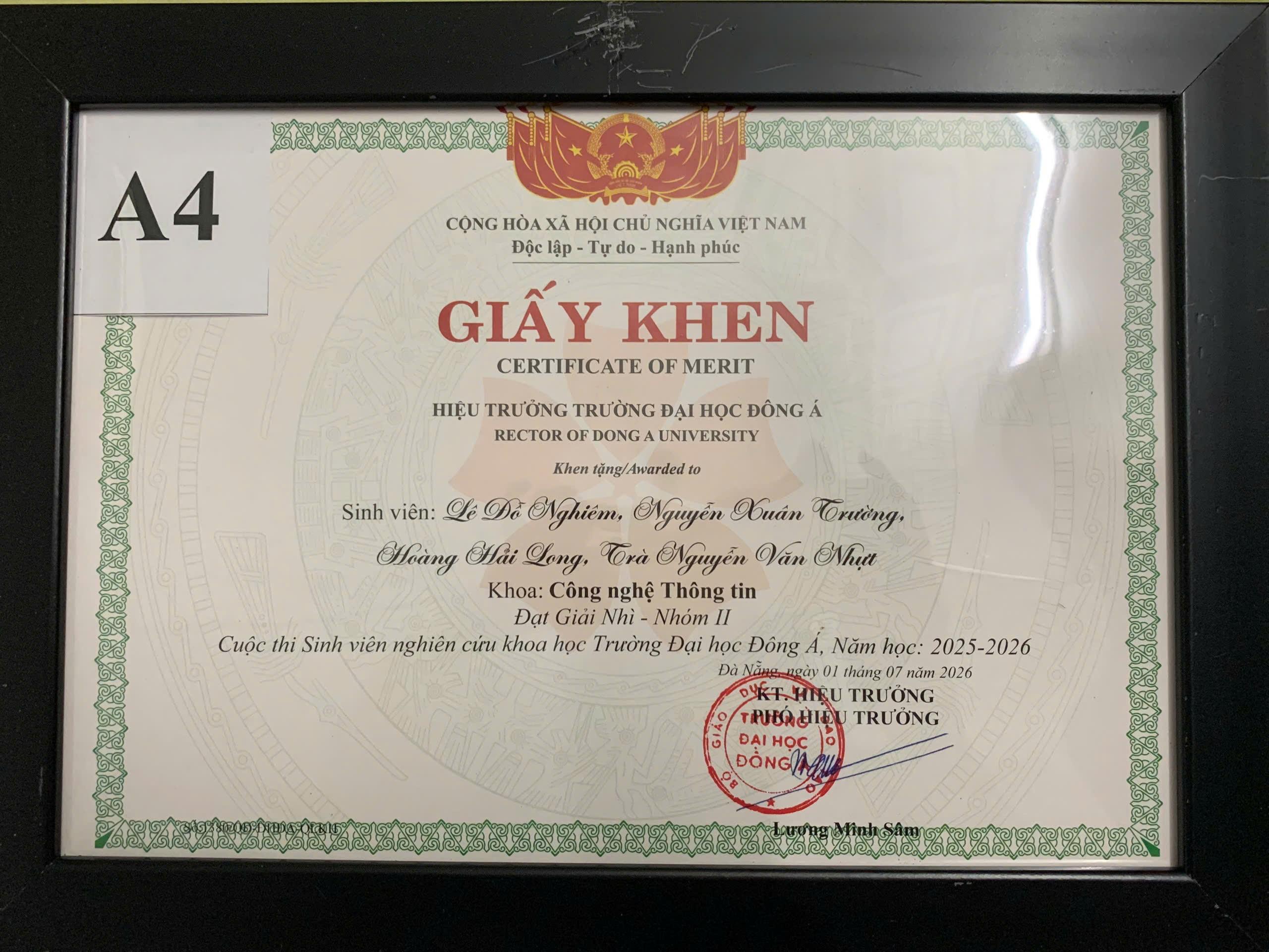 Giải Nhì Nghiên cứu khoa học cấp trường